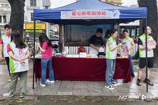 火力十足！基根-穆雷全场18投11中砍下25分6板3助1帽